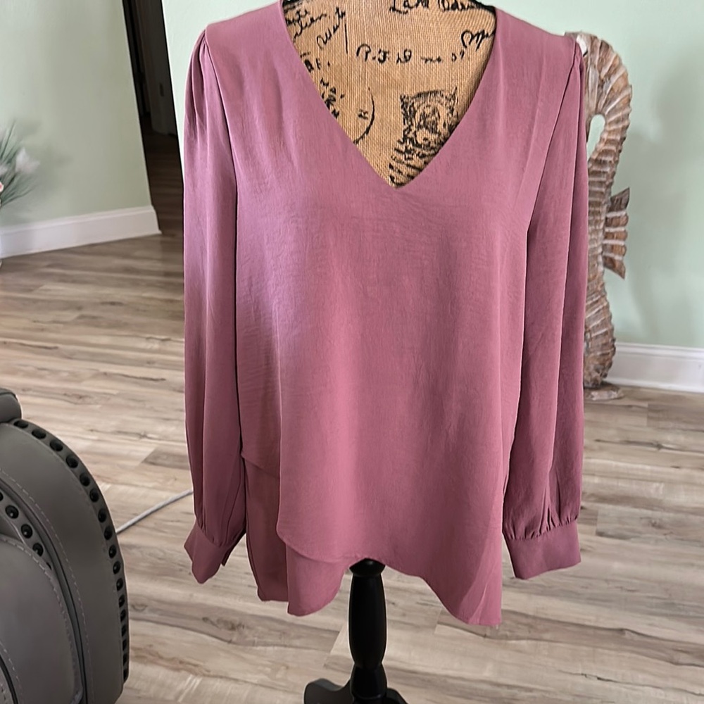 Chic Mauve V-Neck Women's Blouse